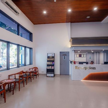 Хостел Ymca Penang Джорджтаун Экстерьер фото