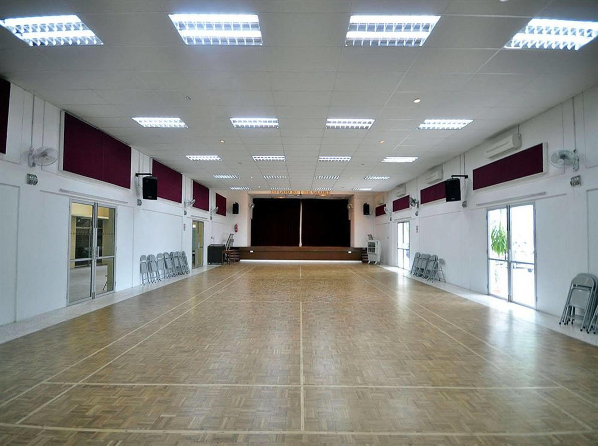 Хостел Ymca Penang Джорджтаун Экстерьер фото