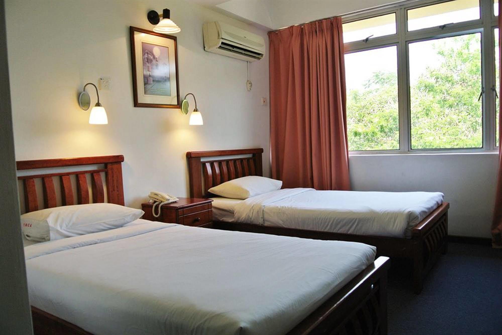 Хостел Ymca Penang Джорджтаун Экстерьер фото